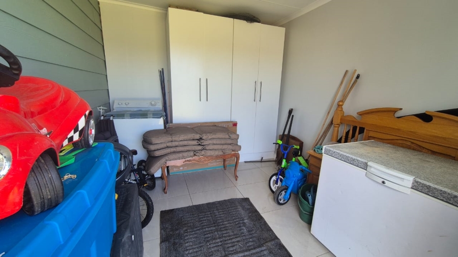 To Let 3 Bedroom Property for Rent in Aston Bay Eastern Cape